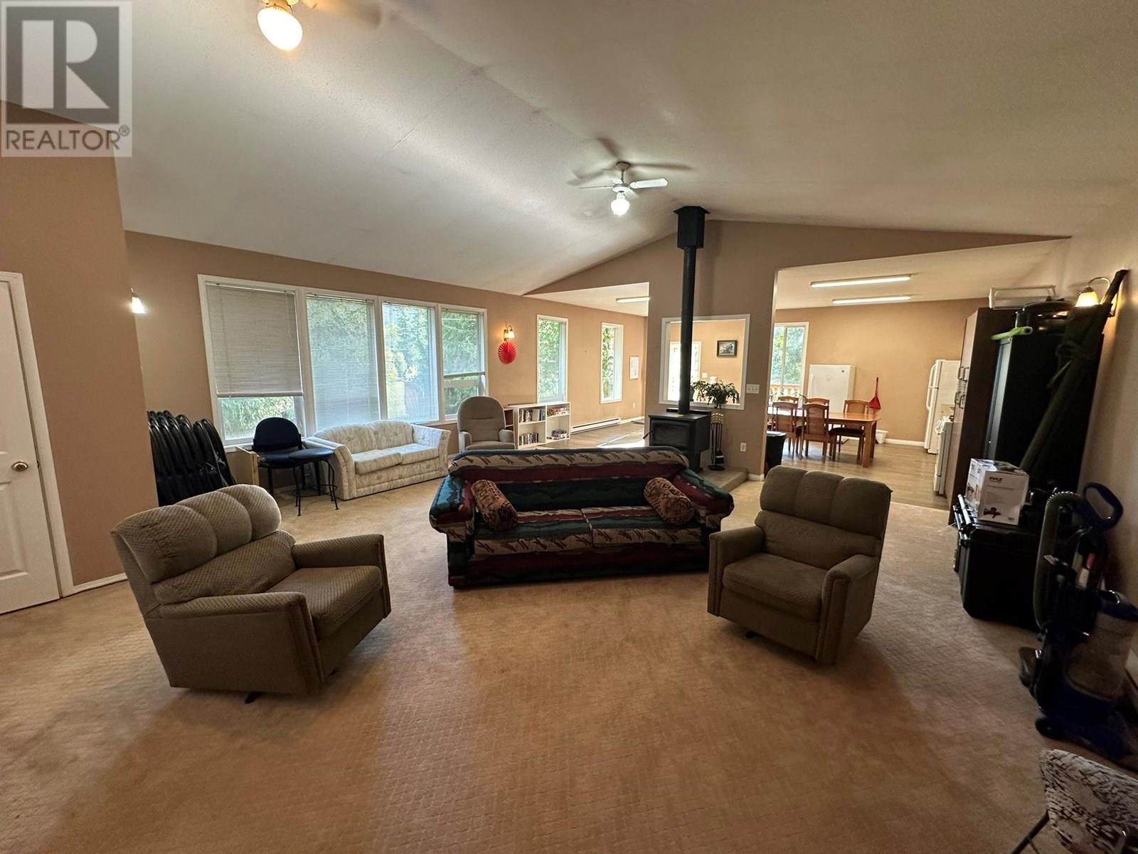 












2202 Enderby Mabel Lake Road Unit# 127

,
Enderby,







British Columbia
V0E1V5

