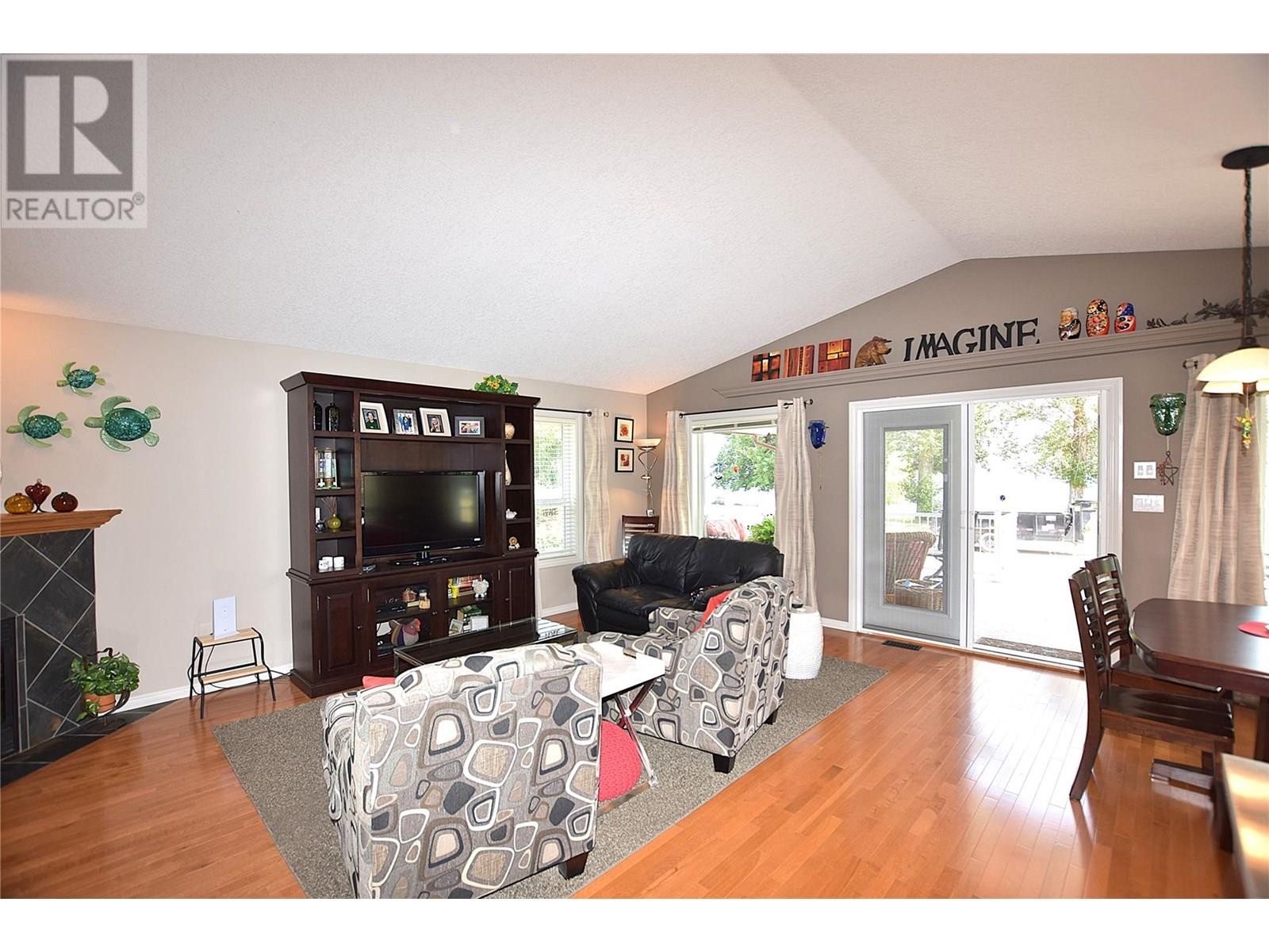 












39 Lakeshore Drive

,
Vernon,




British Columbia
V1H2A1

