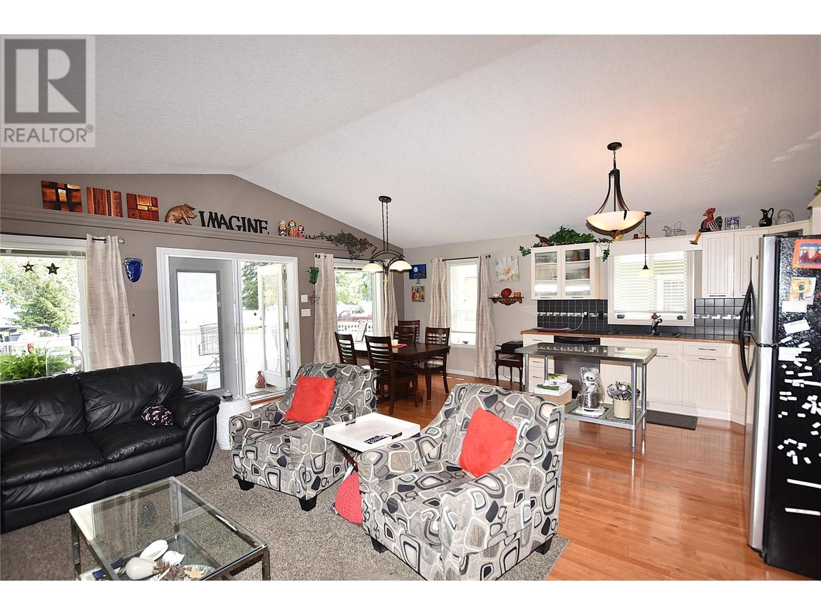 












39 Lakeshore Drive

,
Vernon,




British Columbia
V1H2A1

