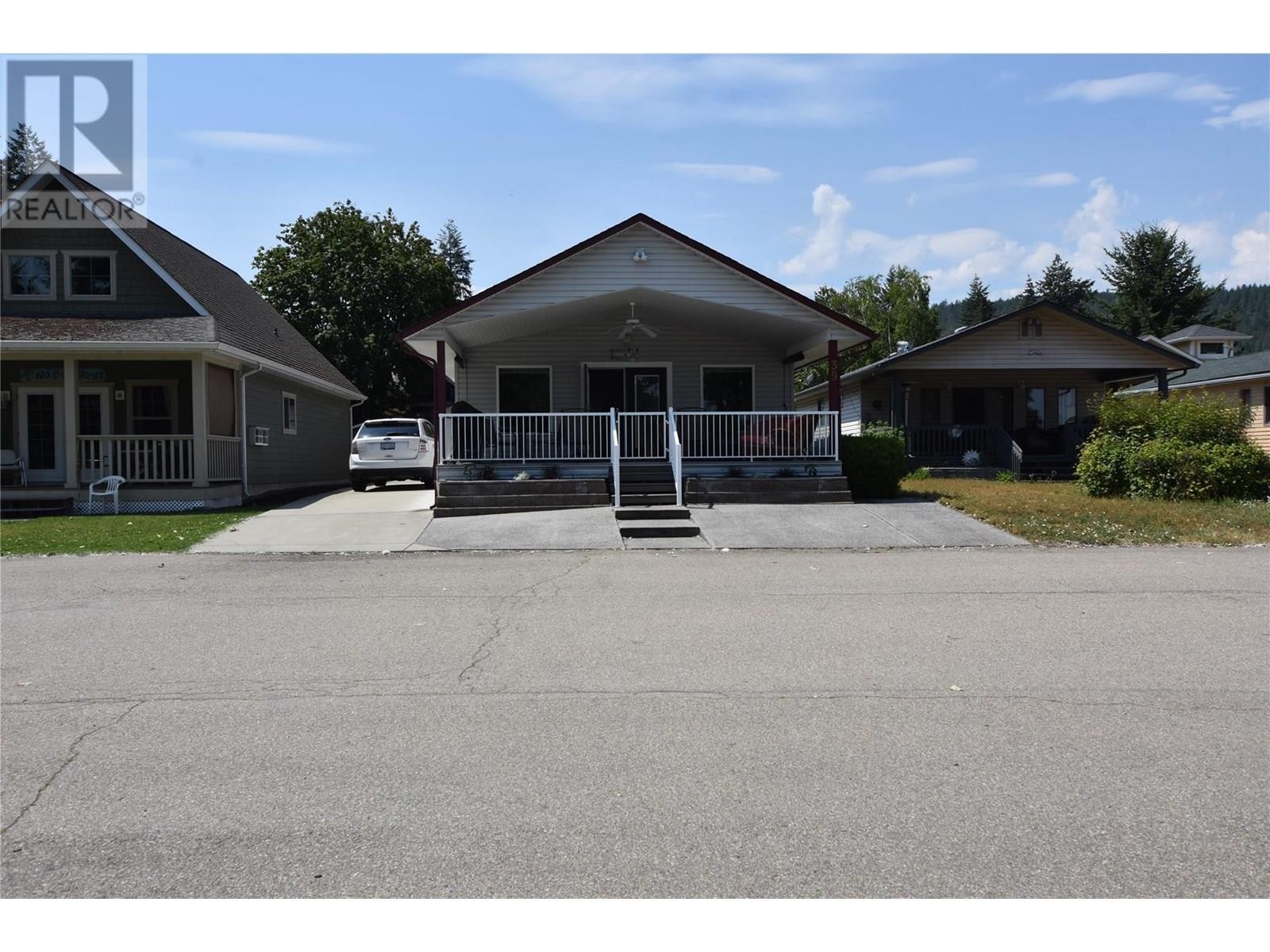 












39 Lakeshore Drive

,
Vernon,




British Columbia
V1H2A1

