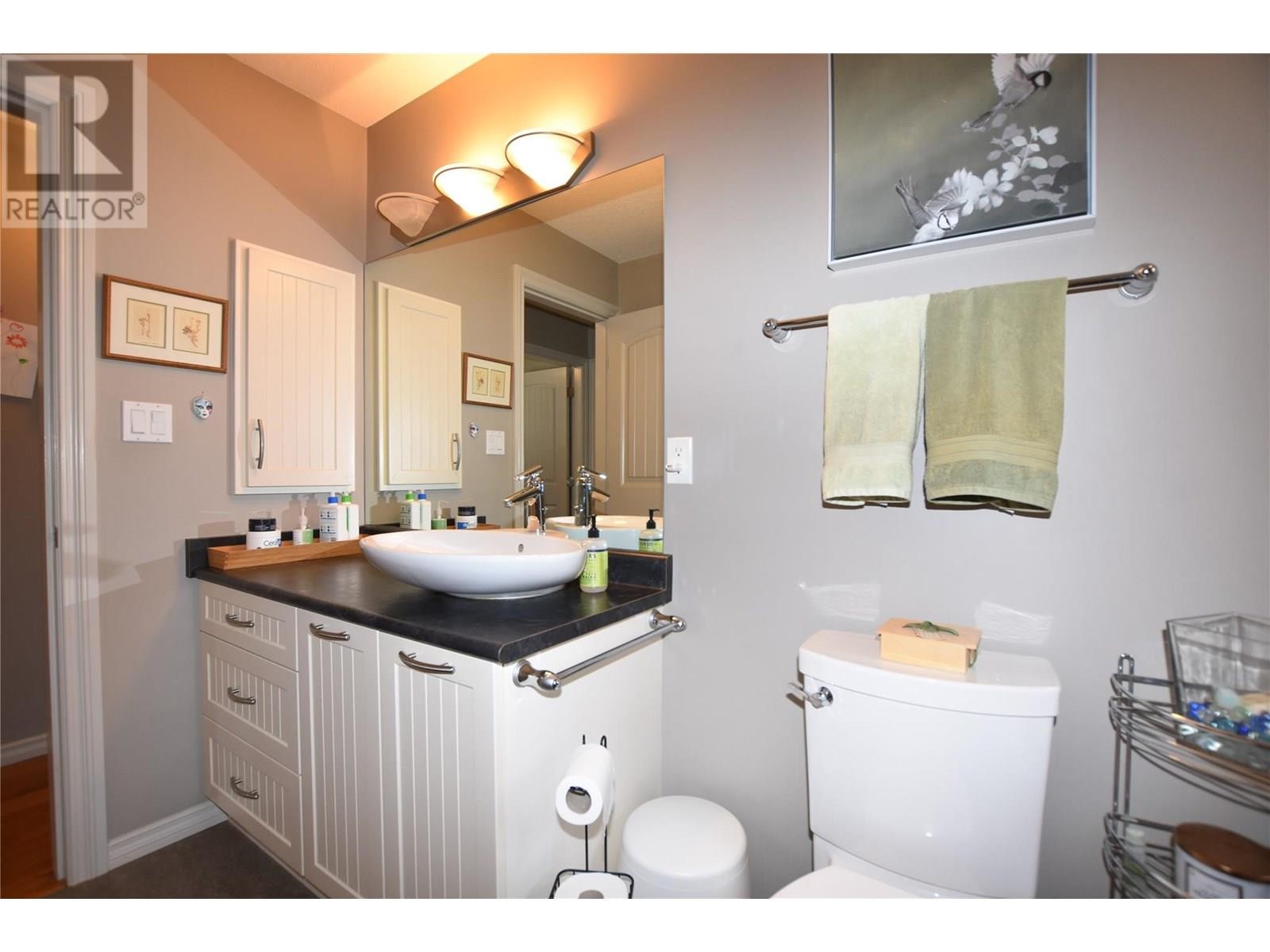 












39 Lakeshore Drive

,
Vernon,




British Columbia
V1H2A1

