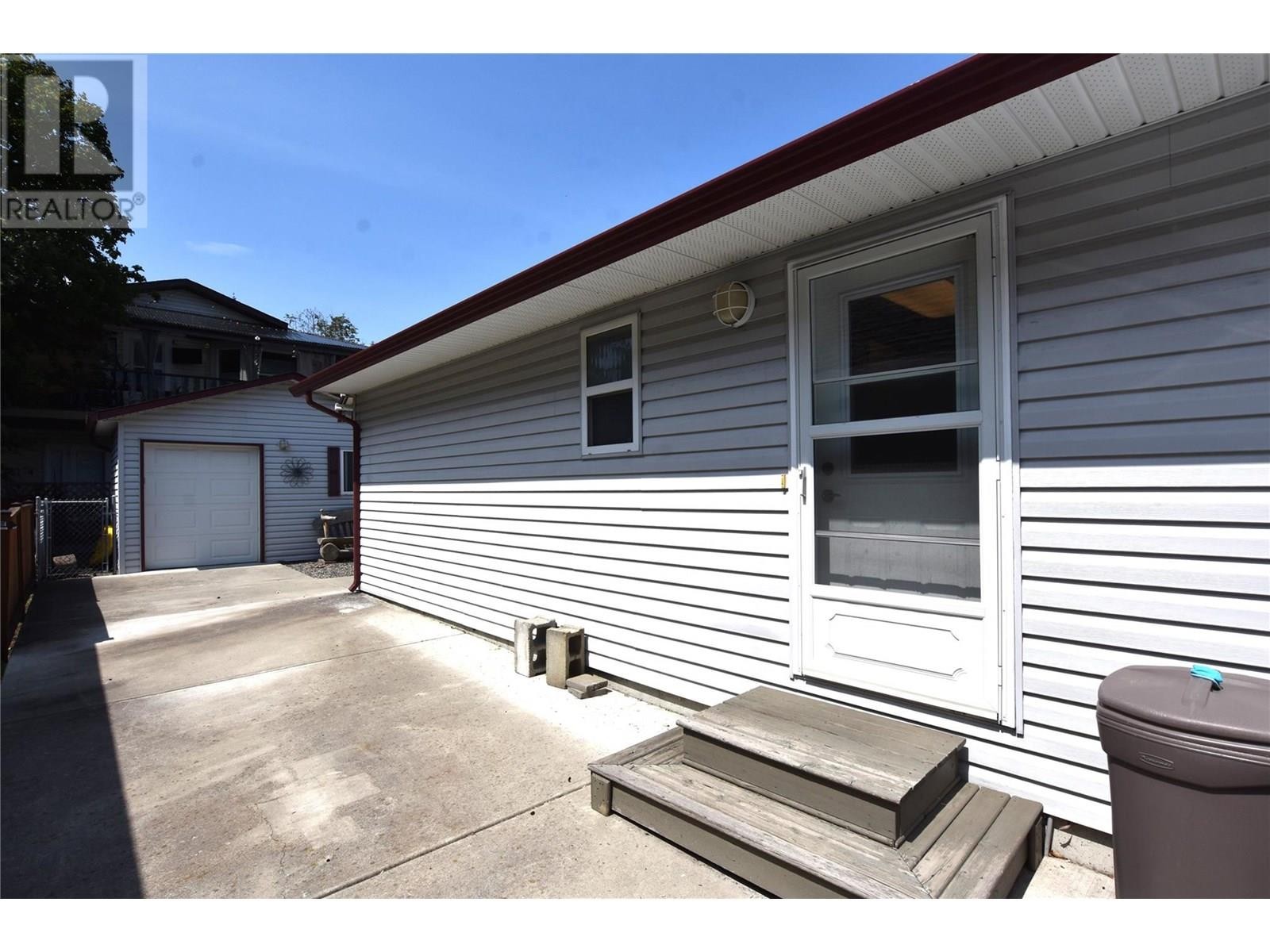 












39 Lakeshore Drive

,
Vernon,




British Columbia
V1H2A1

