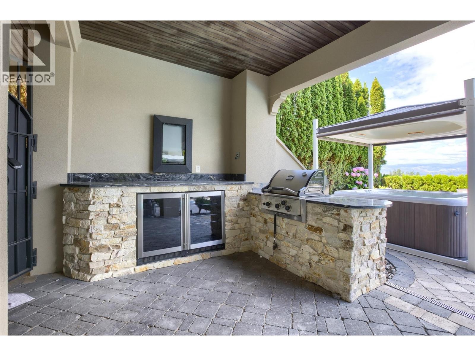 












4860 Tuscany Lane

,
Kelowna,




British Columbia
V1W5H3


