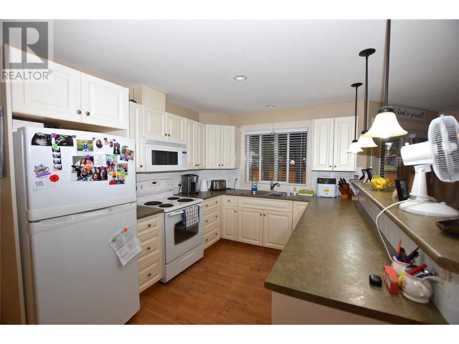 












458 Ibis Avenue

,
Vernon,




British Columbia
V1H2A1

