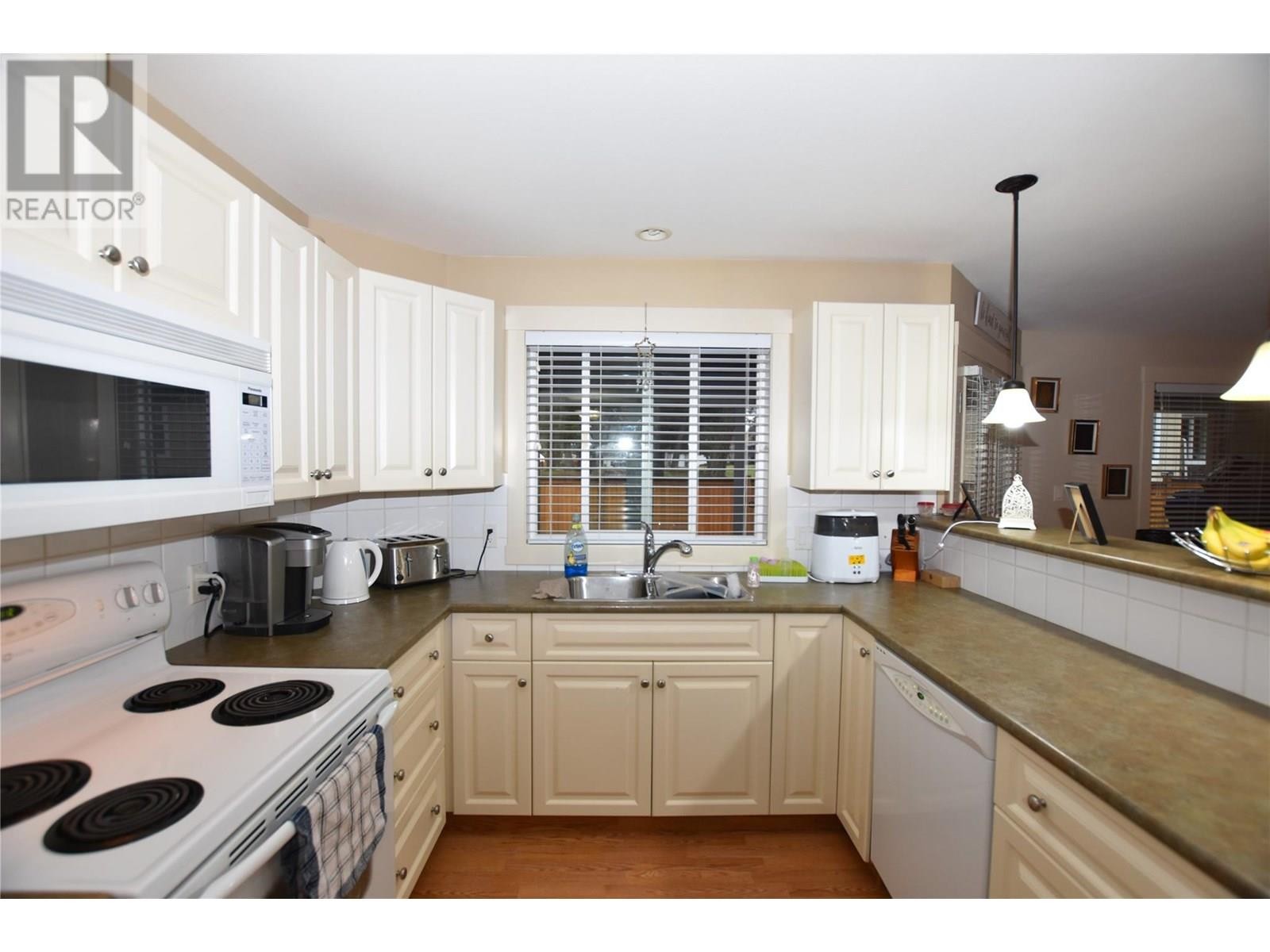 












458 Ibis Avenue

,
Vernon,




British Columbia
V1H2A1

