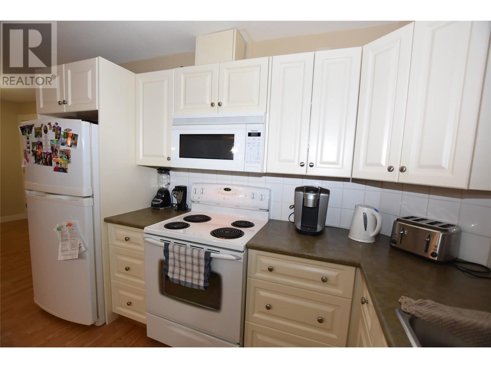 












458 Ibis Avenue

,
Vernon,




British Columbia
V1H2A1

