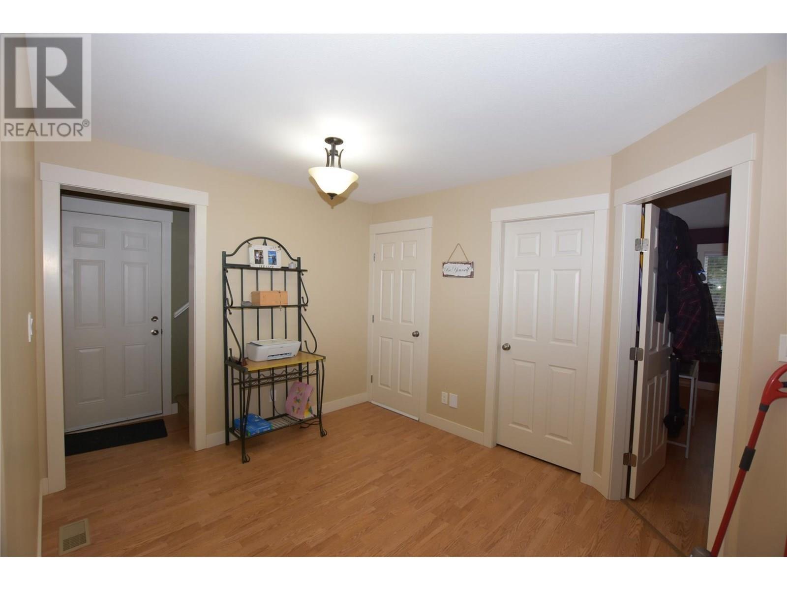 












458 Ibis Avenue

,
Vernon,




British Columbia
V1H2A1

