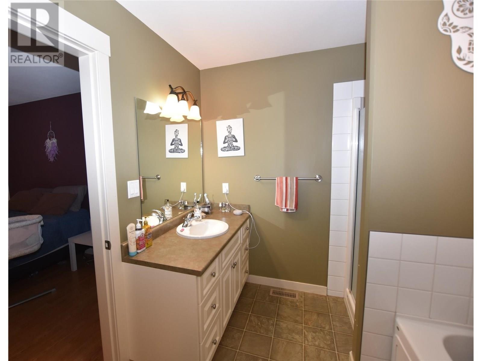












458 Ibis Avenue

,
Vernon,




British Columbia
V1H2A1

