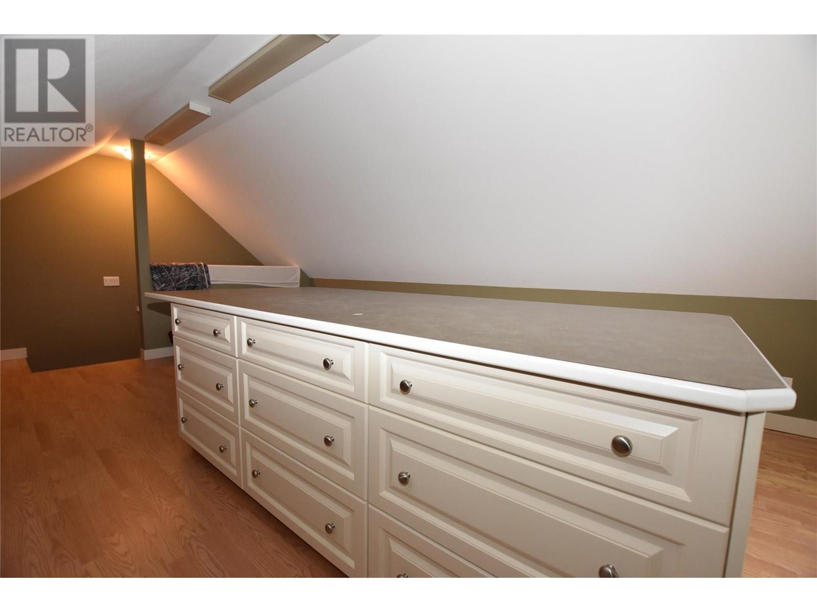 












458 Ibis Avenue

,
Vernon,




British Columbia
V1H2A1

