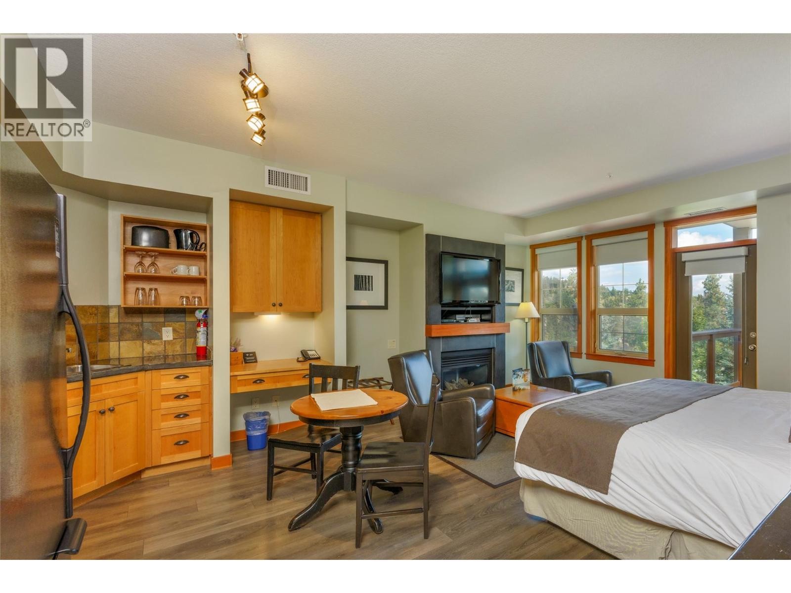 












101 Village Centre Court Unit# 331

,
Vernon,




British Columbia
V1H1T2

