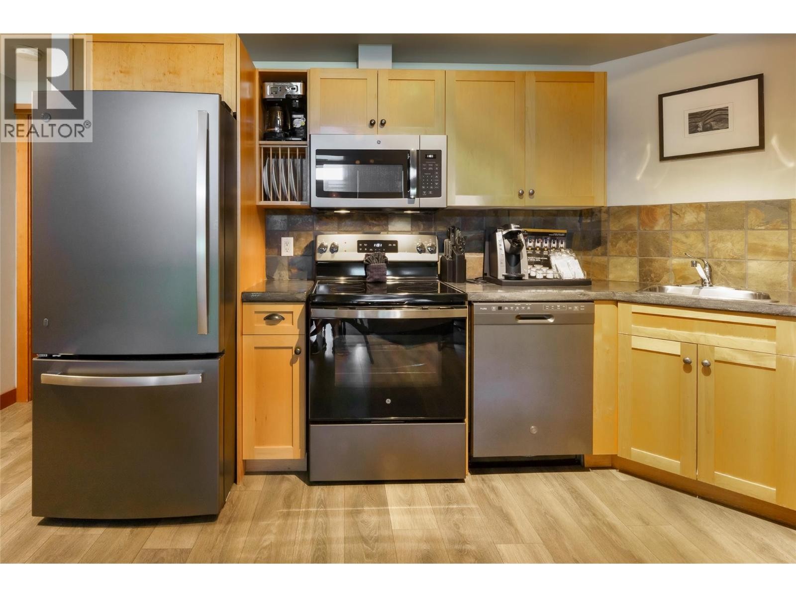 












101 Village Centre Court Unit# 331

,
Vernon,




British Columbia
V1H1T2

