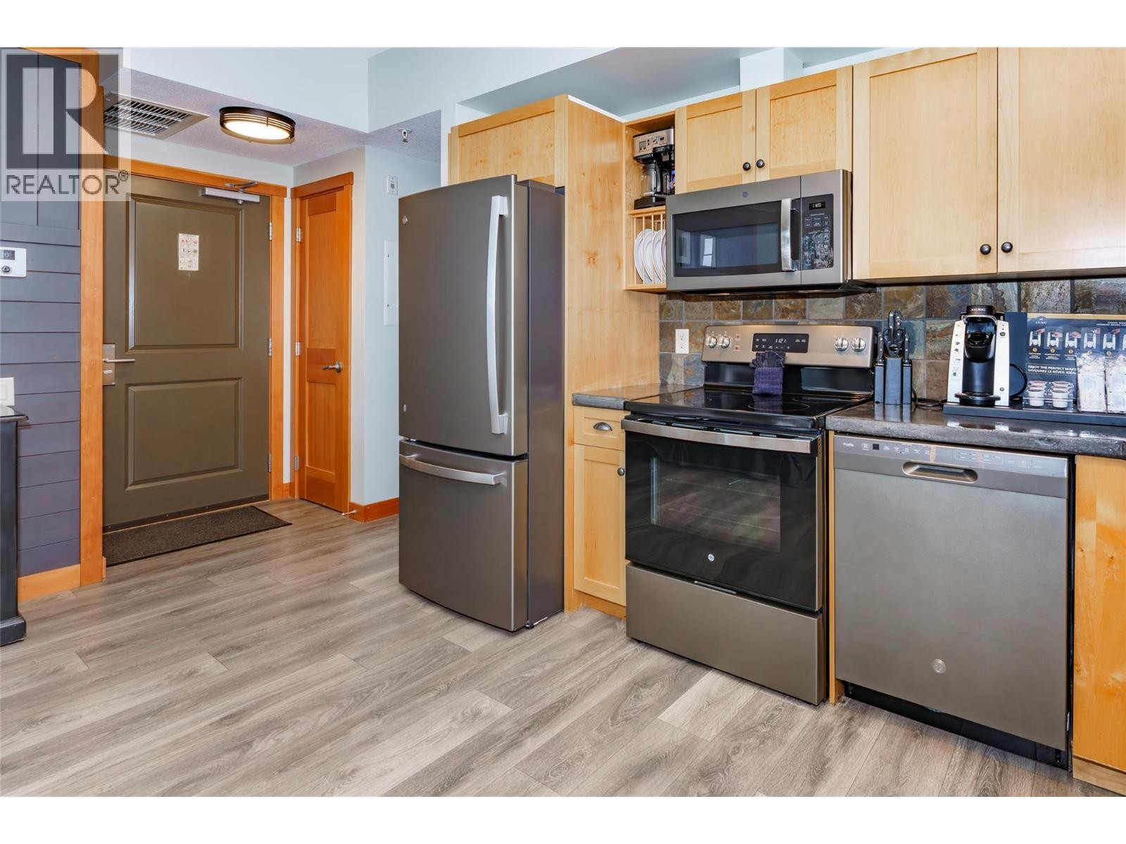 












101 Village Centre Court Unit# 331

,
Vernon,




British Columbia
V1H1T2

