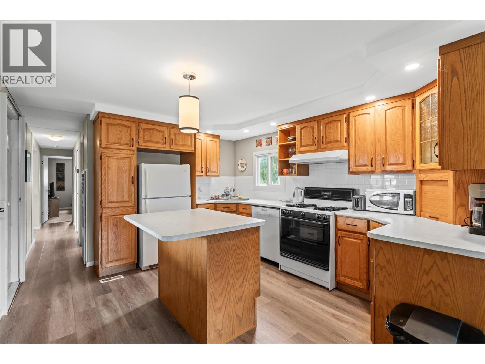 












2727 Lakeshore Road Unit# 101

,
Vernon,




British Columbia
V1H1X5

