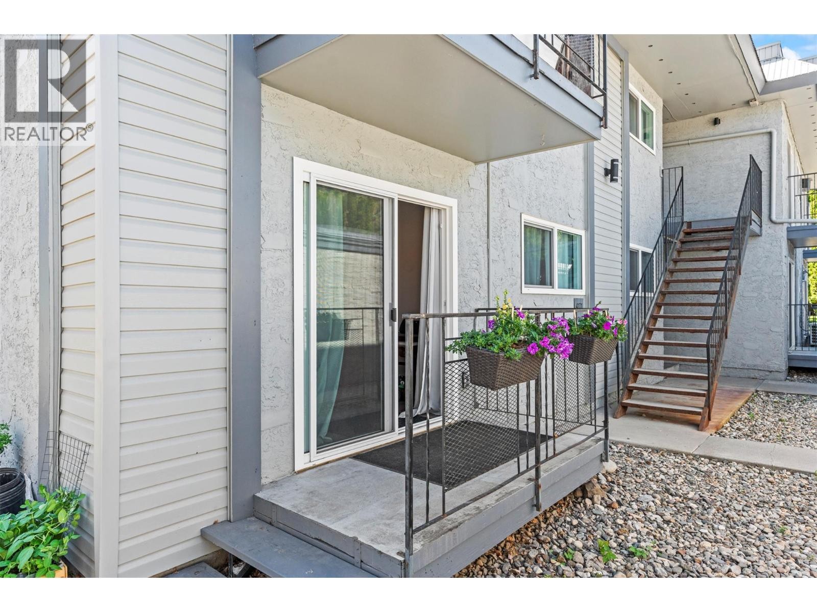 












4101 Alexis Park Drive Unit# 103

,
Vernon,




British Columbia
V1T6H2

