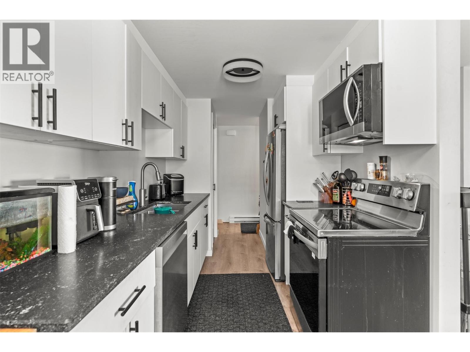 












4101 Alexis Park Drive Unit# 103

,
Vernon,




British Columbia
V1T6H2

