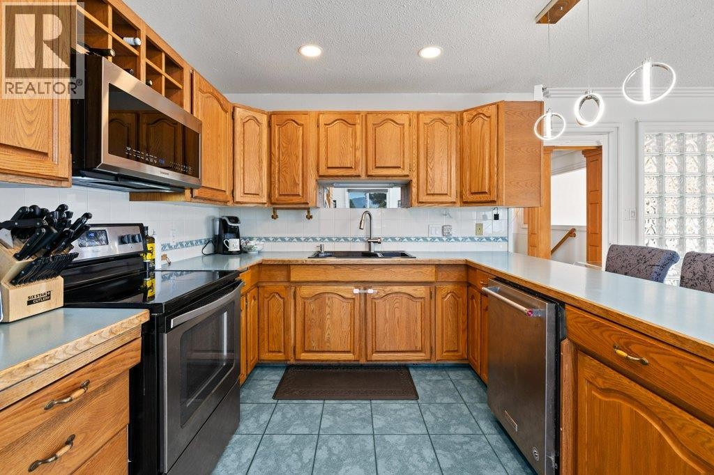 












2387 Campbell Road

,
West Kelowna,




British Columbia
V1Z1E9

