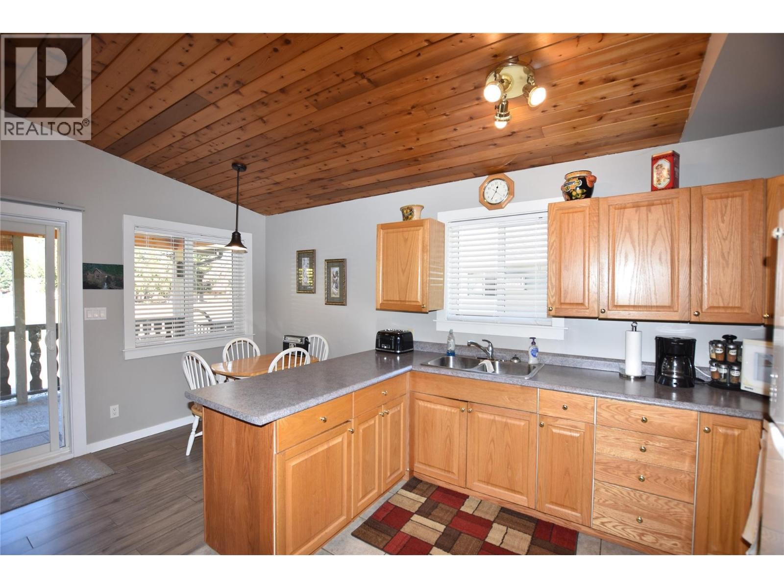 












190 Falcon Avenue

,
Vernon,




British Columbia
V1H2A1

