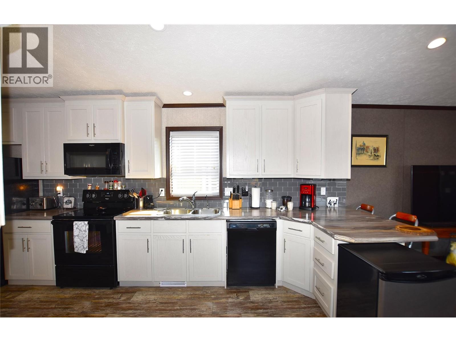 












61 Antoine Road Unit# 8

,
Vernon,




British Columbia
V1H2A3


