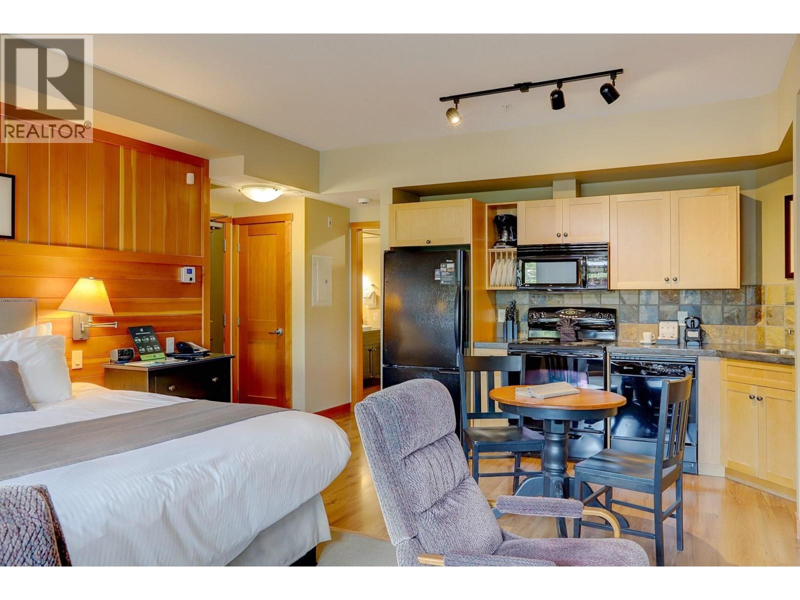 












101 Village Centre Court Unit# 231

,
Vernon,




British Columbia
V1H1Y8

