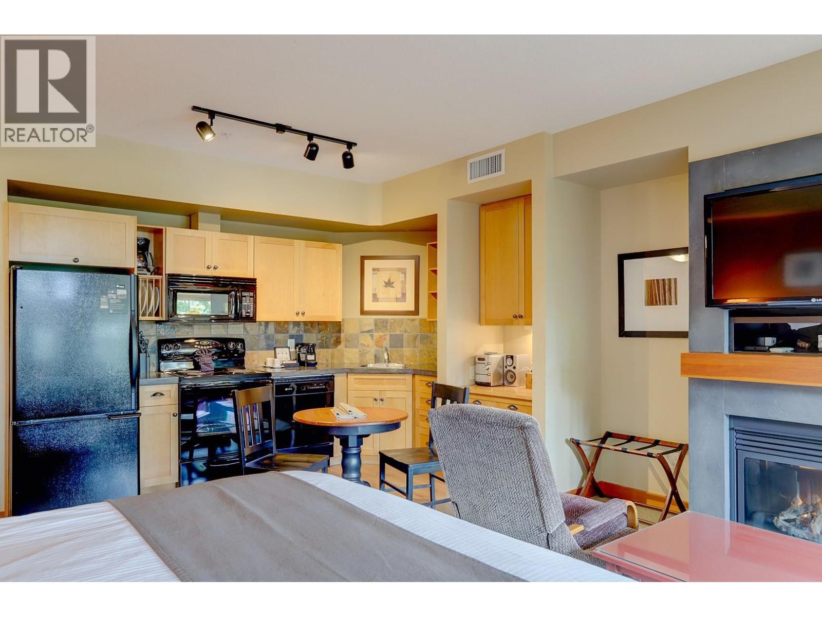 












101 Village Centre Court Unit# 231

,
Vernon,




British Columbia
V1H1Y8

