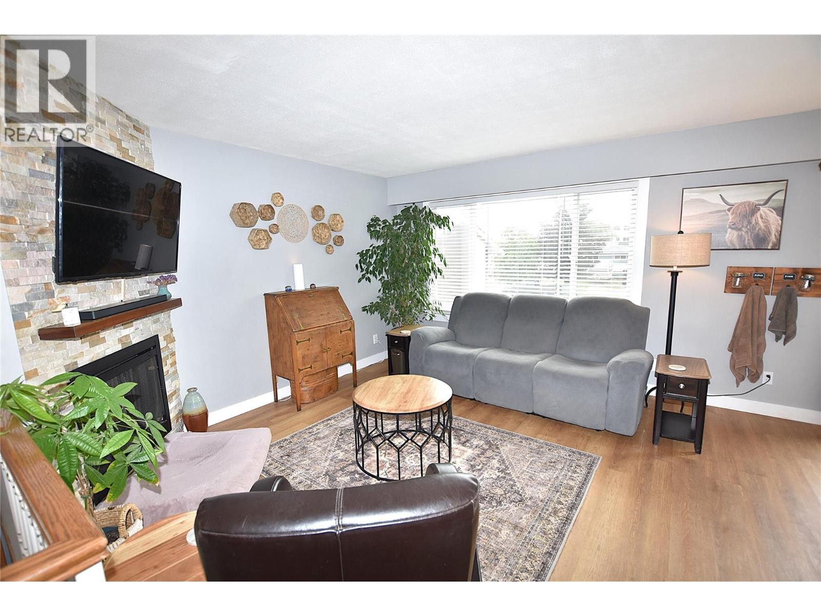 












2105 14 Street

,
Vernon,




British Columbia
V1T3T8

