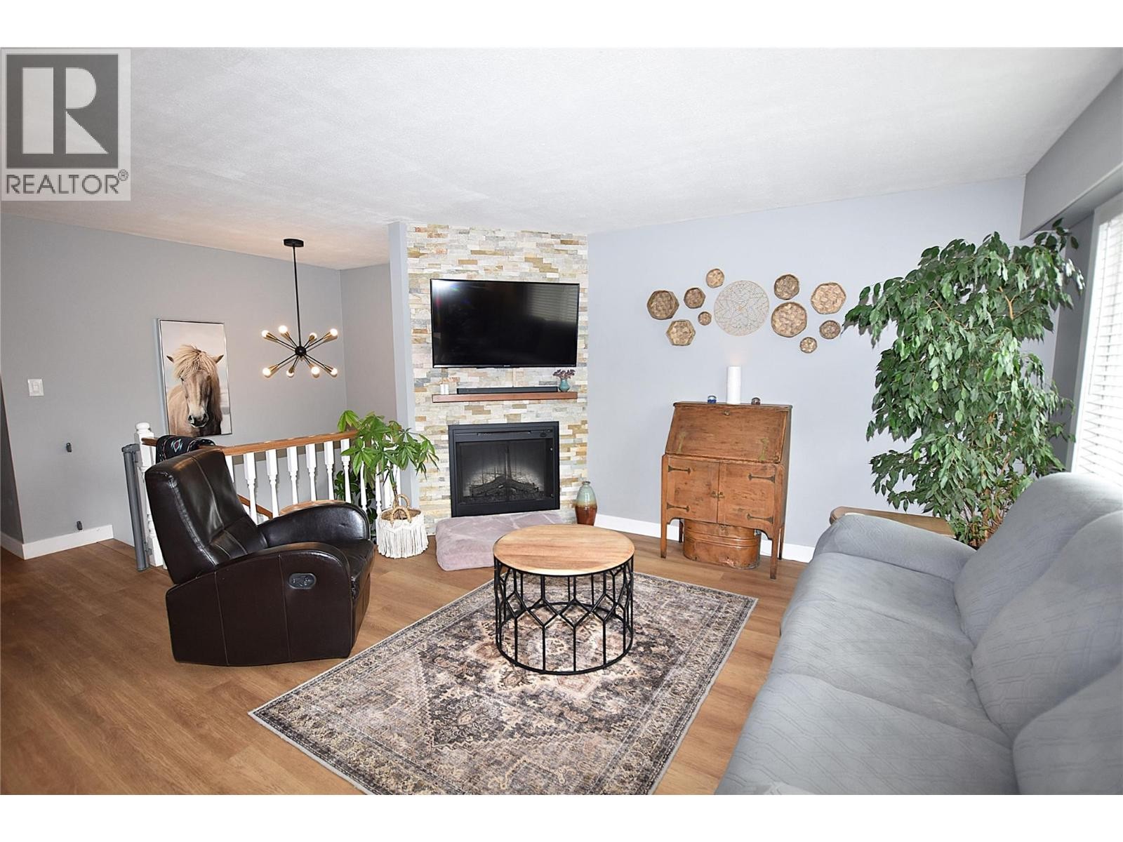 












2105 14 Street

,
Vernon,




British Columbia
V1T3T8

