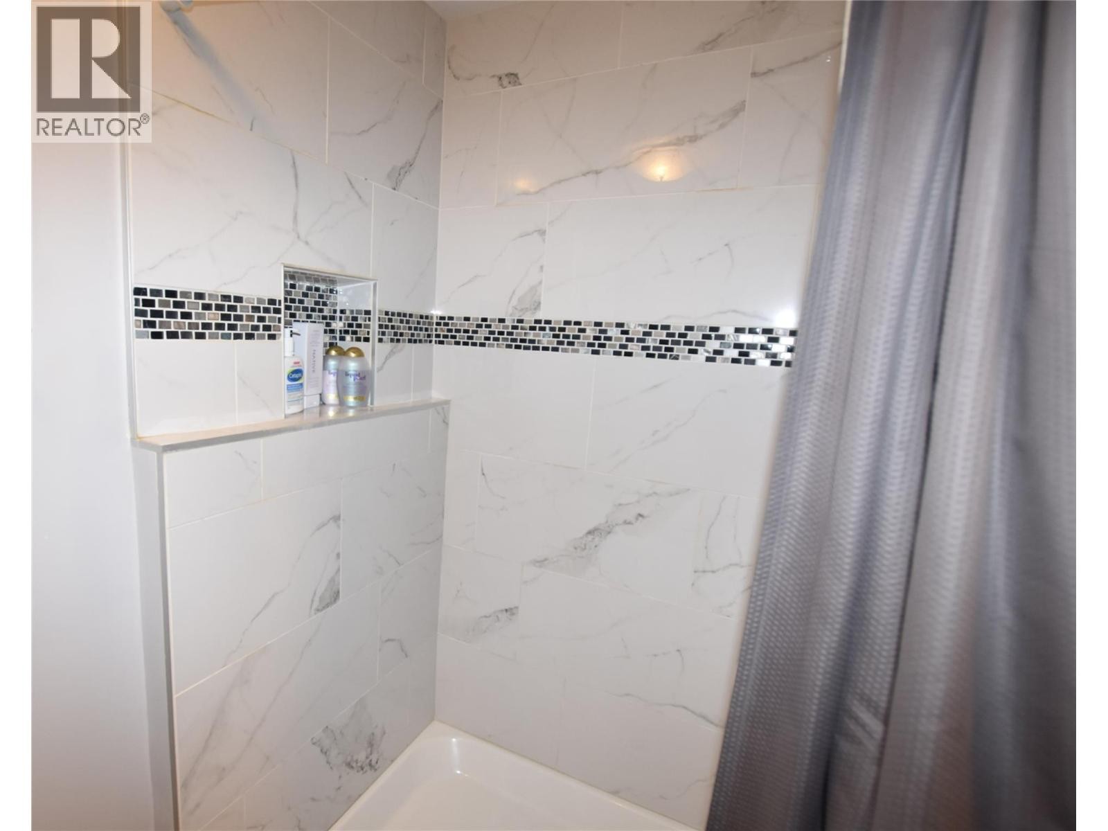 












2105 14 Street

,
Vernon,




British Columbia
V1T3T8

