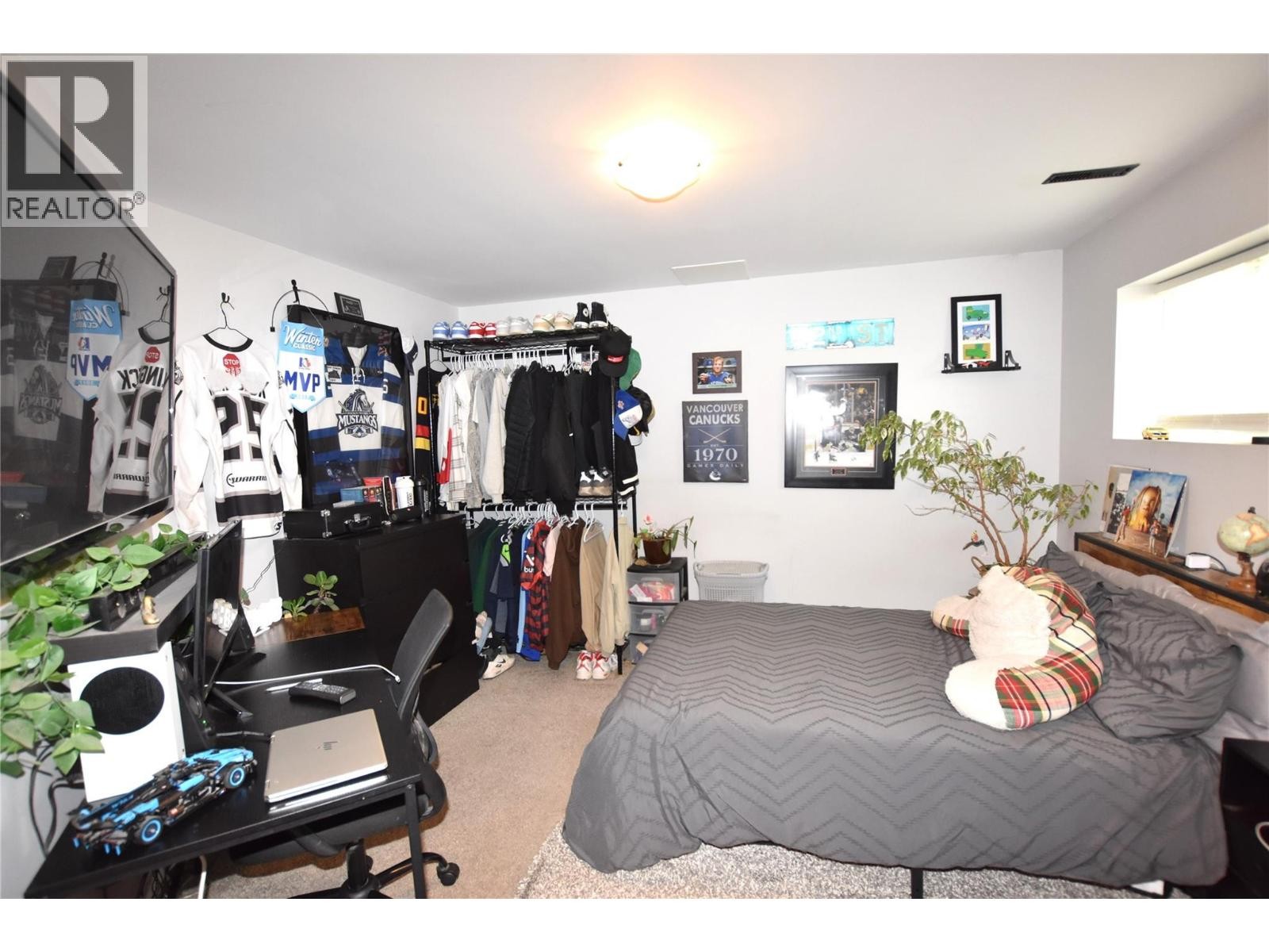 












2105 14 Street

,
Vernon,




British Columbia
V1T3T8

