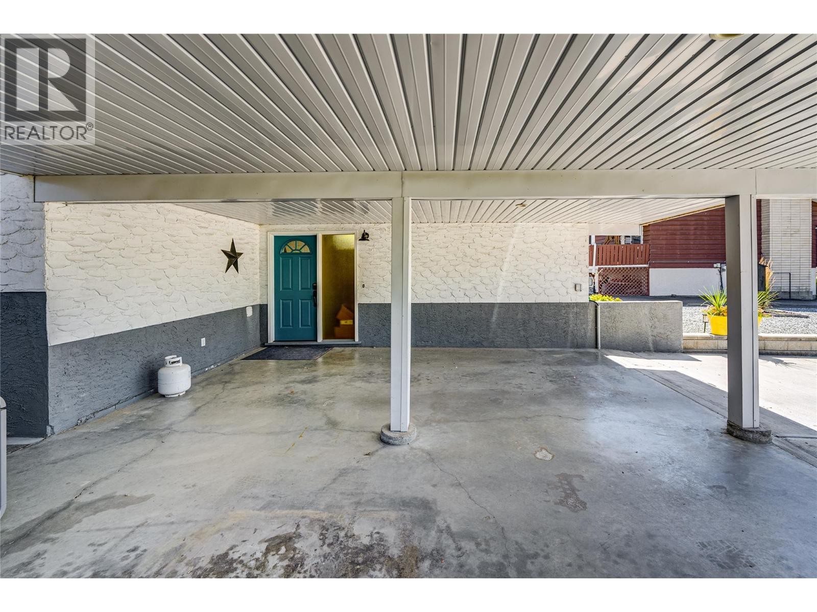 












2105 14 Street

,
Vernon,




British Columbia
V1T3T8

