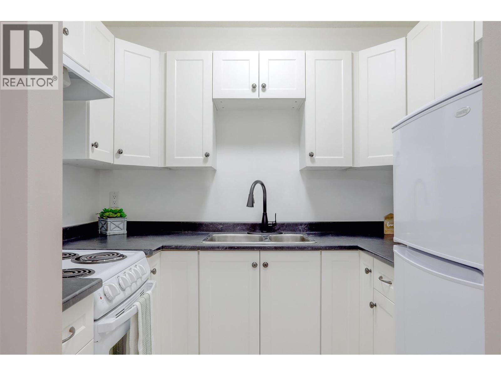 












3304 35 Avenue Unit# 415

,
Vernon,




British Columbia
V1T8M6

