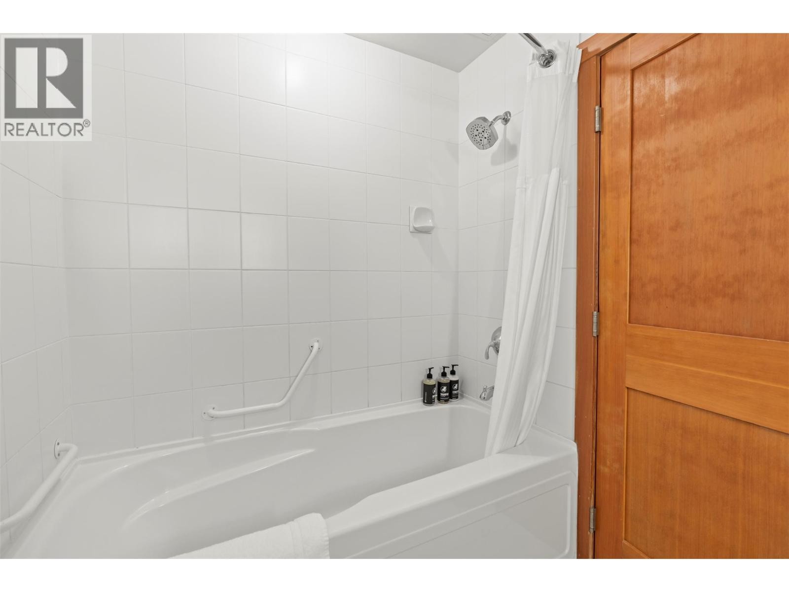 












105 Village Centre Court Unit# 321

,
Vernon,




British Columbia
V1H1T2

