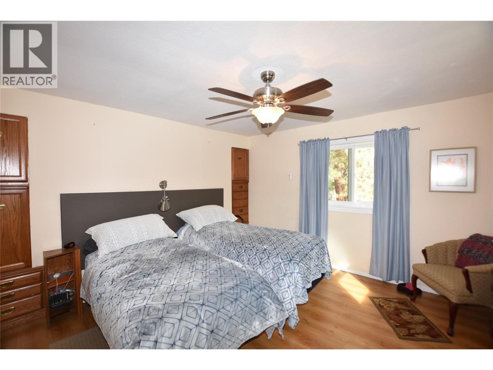 












415 Hummingbird Avenue

,
Vernon,




British Columbia
V1H2A1

