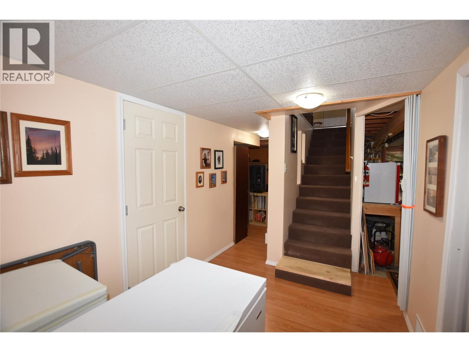 












415 Hummingbird Avenue

,
Vernon,




British Columbia
V1H2A1

