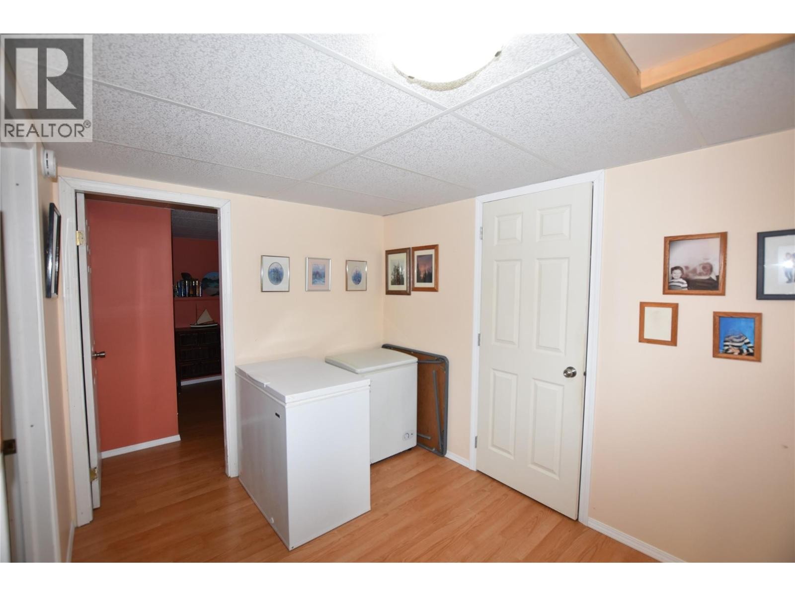 












415 Hummingbird Avenue

,
Vernon,




British Columbia
V1H2A1

