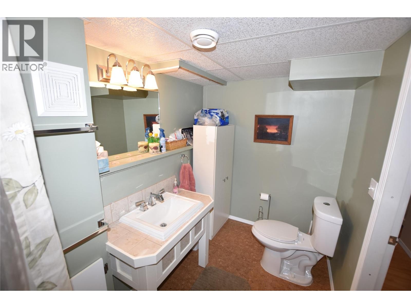 












415 Hummingbird Avenue

,
Vernon,




British Columbia
V1H2A1

