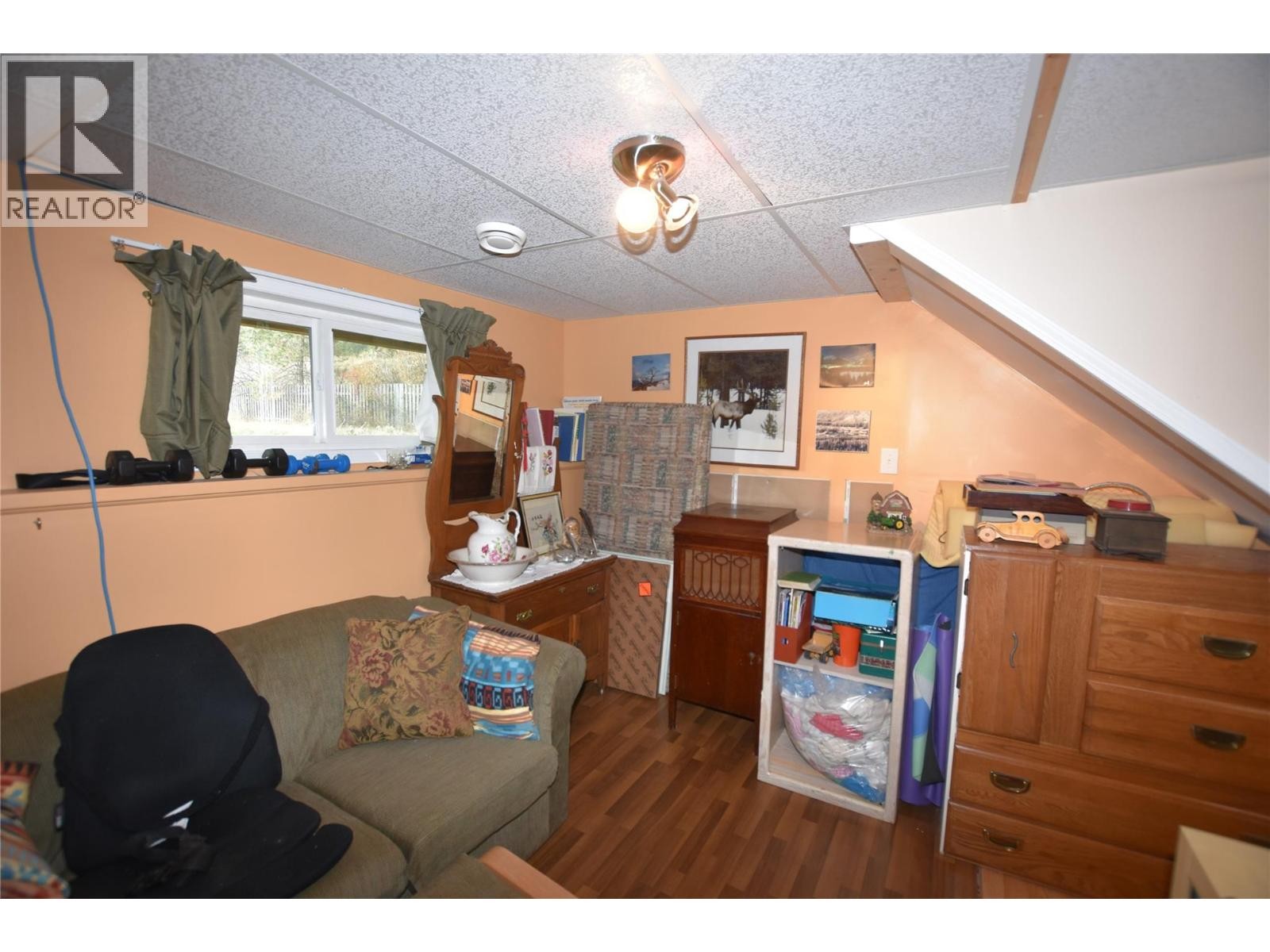 












415 Hummingbird Avenue

,
Vernon,




British Columbia
V1H2A1

