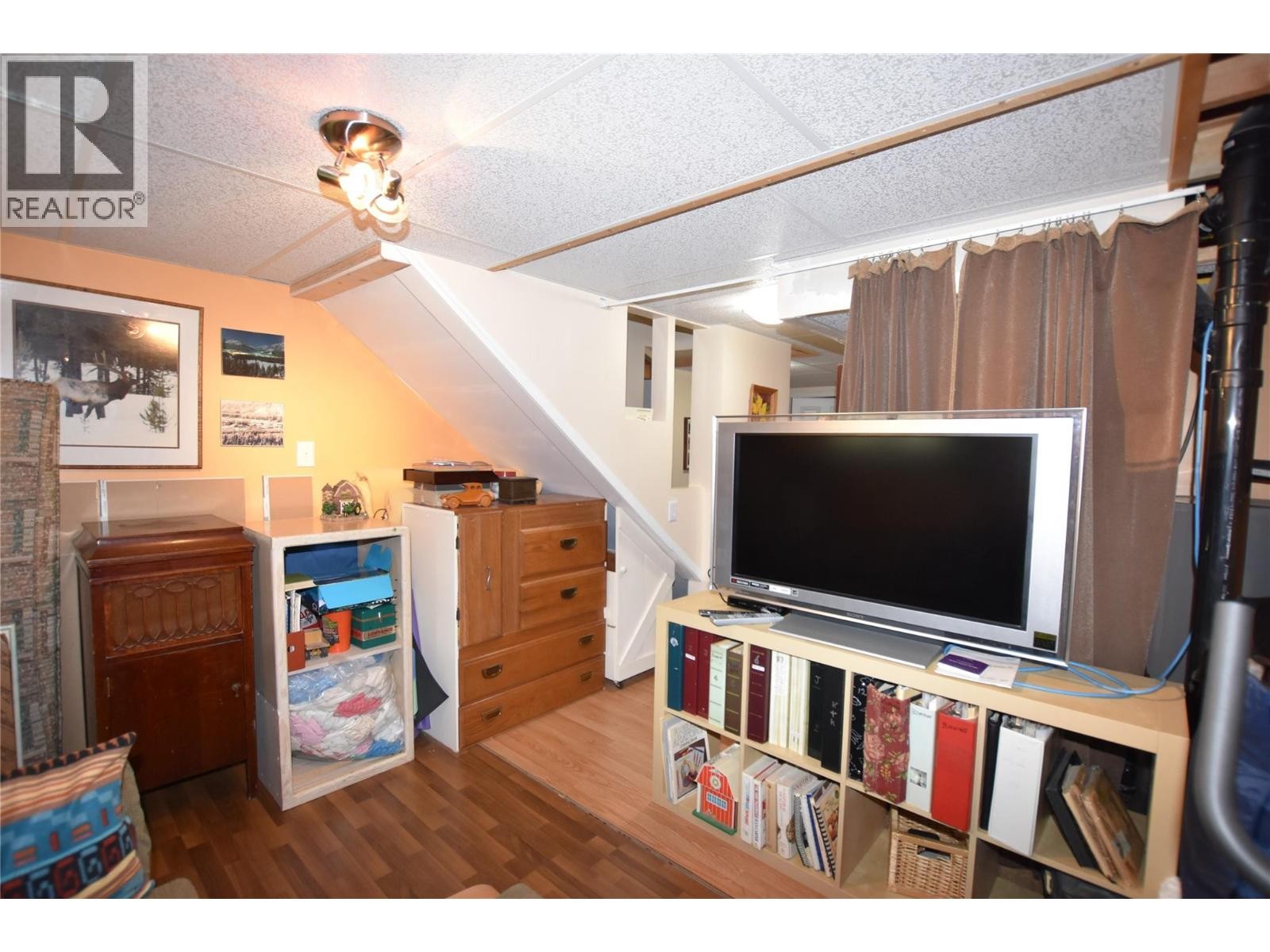 












415 Hummingbird Avenue

,
Vernon,




British Columbia
V1H2A1

