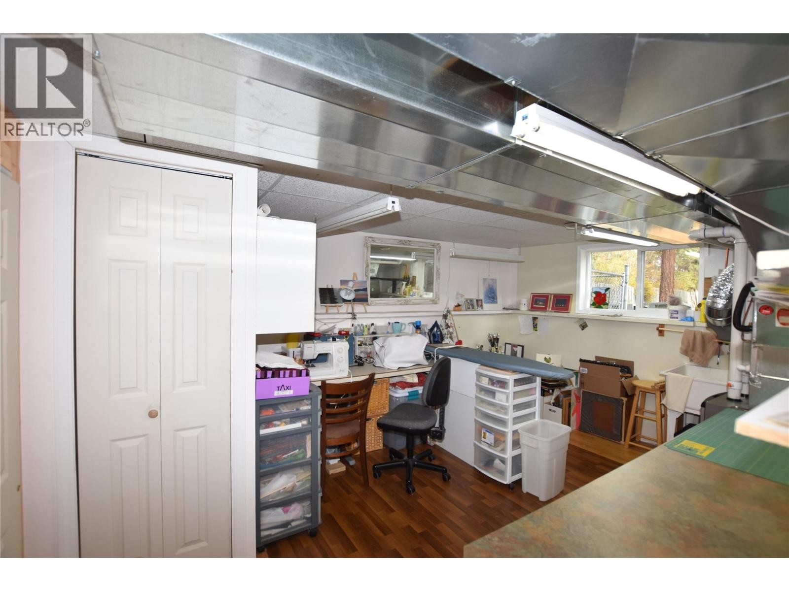 












415 Hummingbird Avenue

,
Vernon,




British Columbia
V1H2A1

