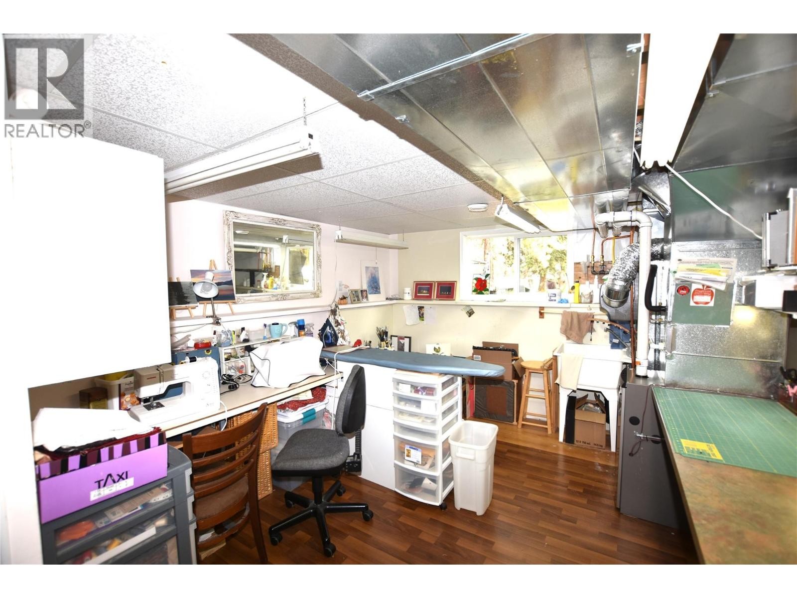 












415 Hummingbird Avenue

,
Vernon,




British Columbia
V1H2A1

