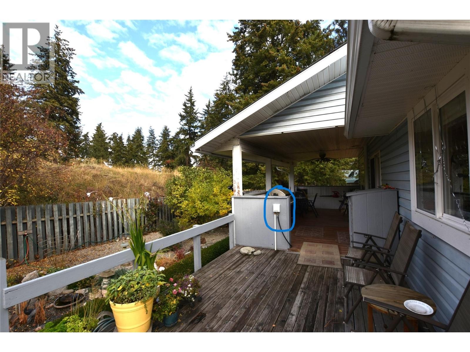 












415 Hummingbird Avenue

,
Vernon,




British Columbia
V1H2A1

