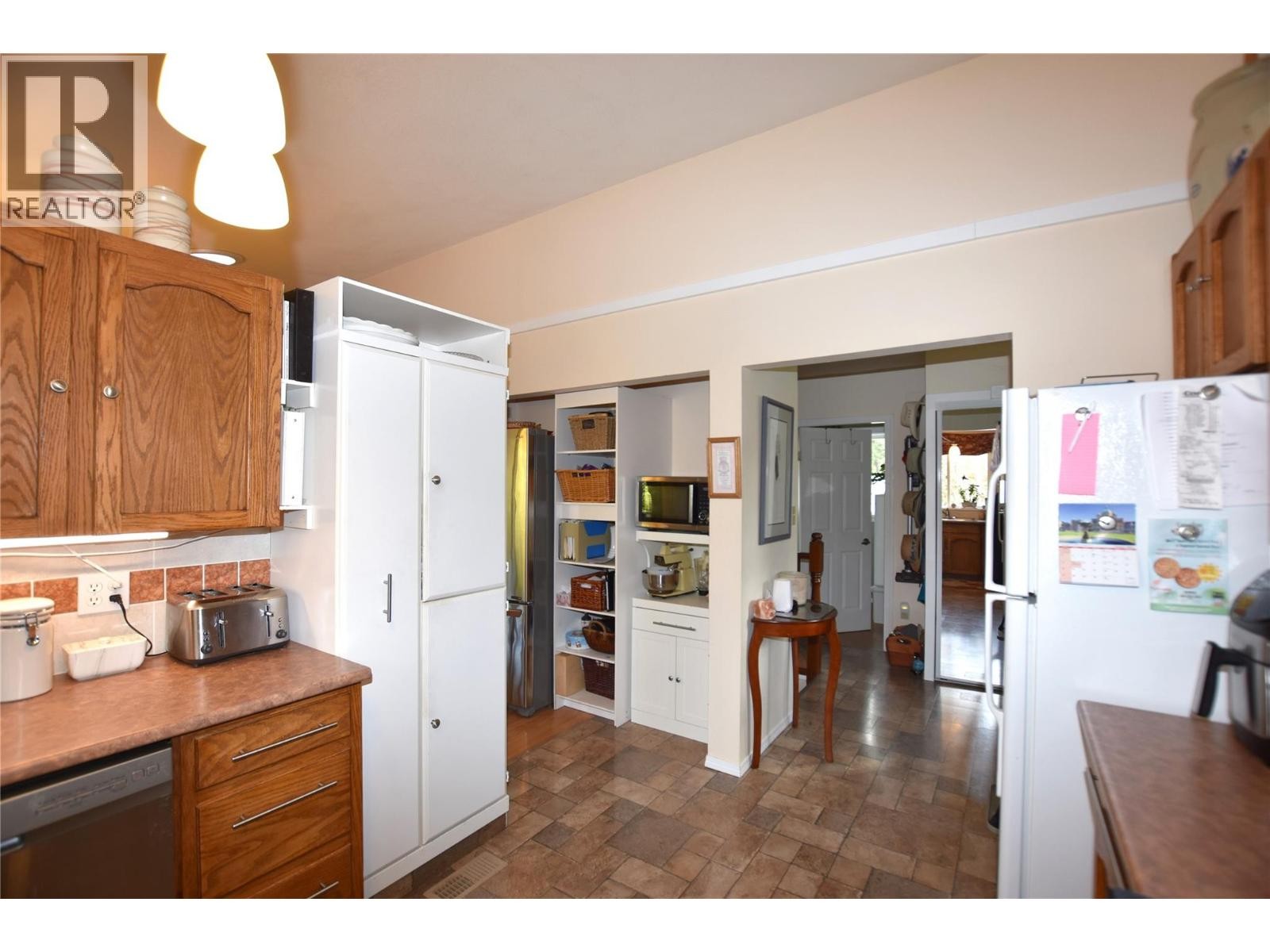 












415 Hummingbird Avenue

,
Vernon,




British Columbia
V1H2A1

