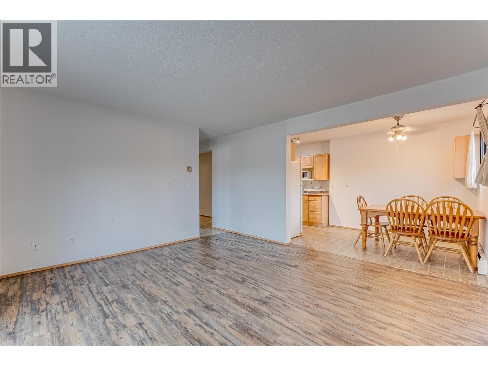 












409 Main Street Unit# 206

,
Sicamous,




British Columbia
V0E2V0

