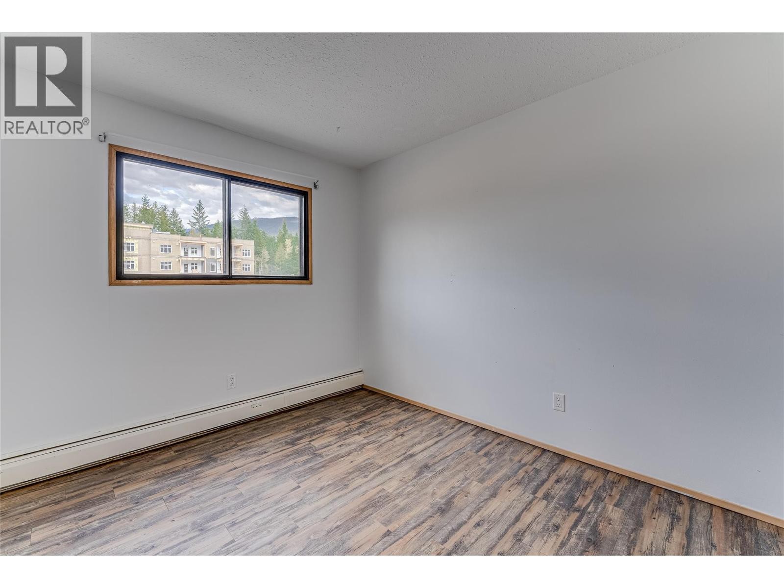 












409 Main Street Unit# 206

,
Sicamous,




British Columbia
V0E2V0

