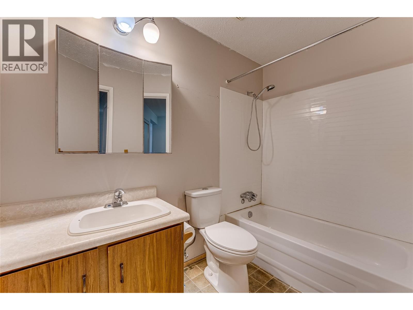












409 Main Street Unit# 206

,
Sicamous,




British Columbia
V0E2V0

