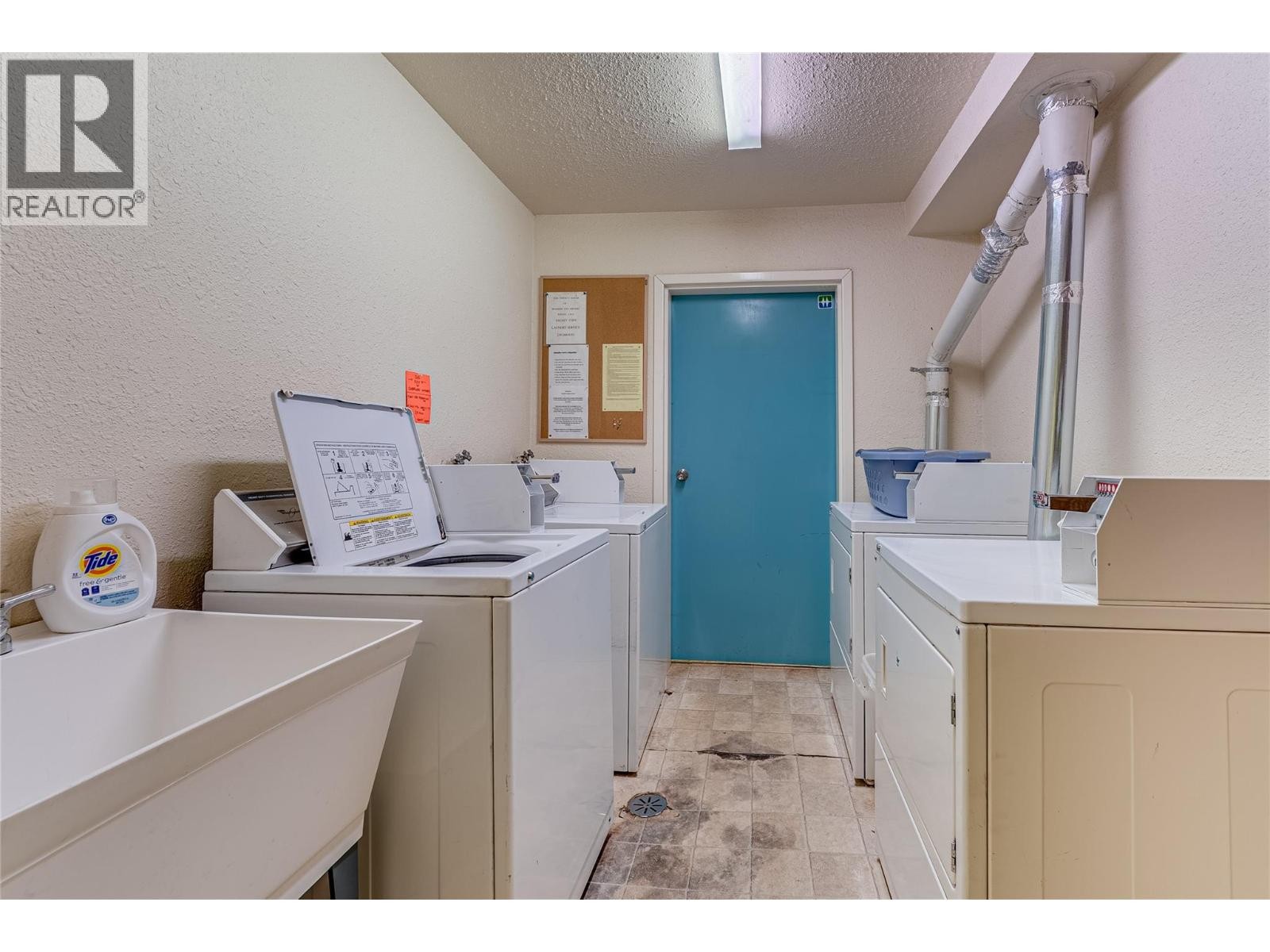 












409 Main Street Unit# 206

,
Sicamous,




British Columbia
V0E2V0

