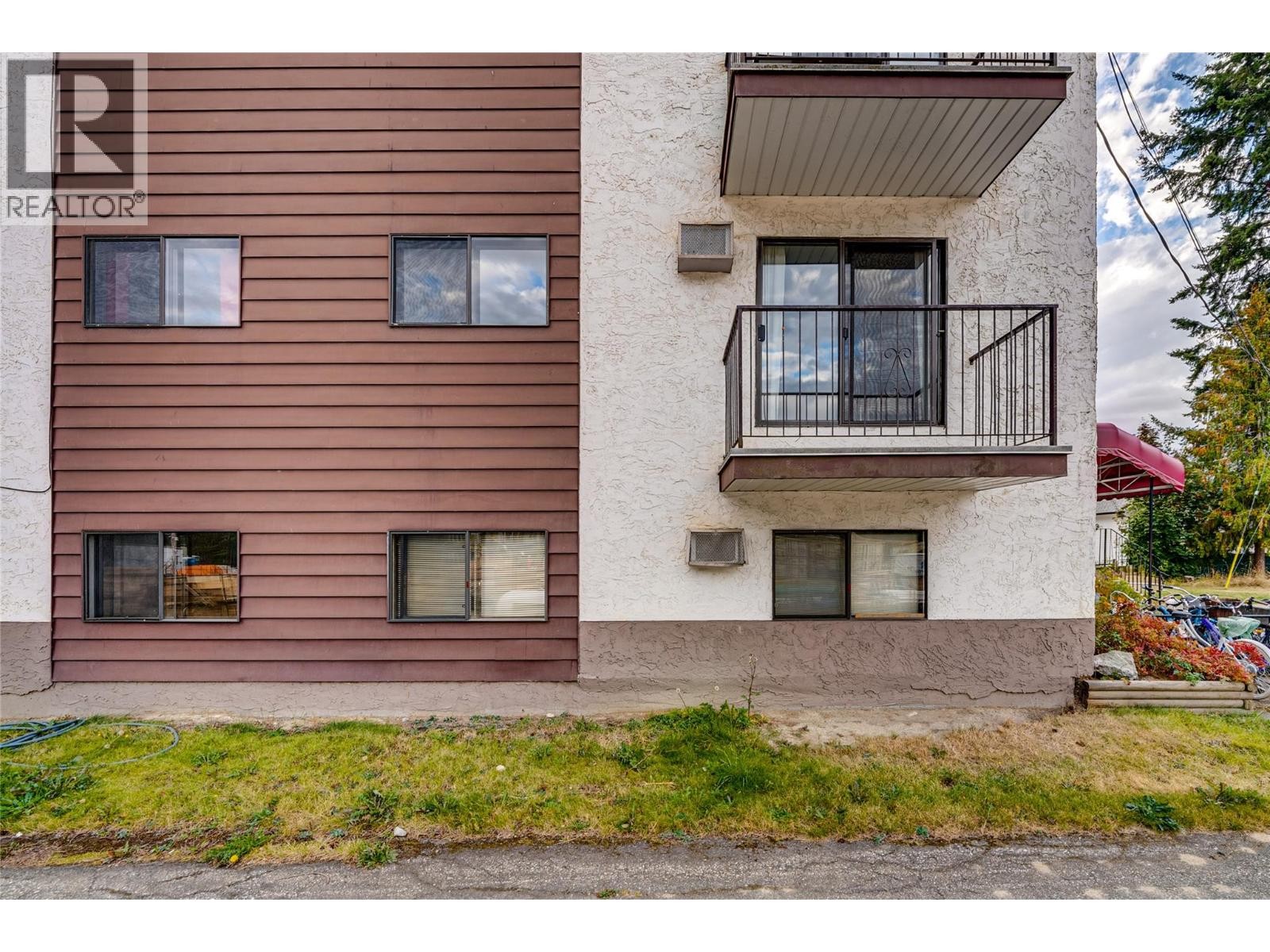 












409 Main Street Unit# 206

,
Sicamous,




British Columbia
V0E2V0

