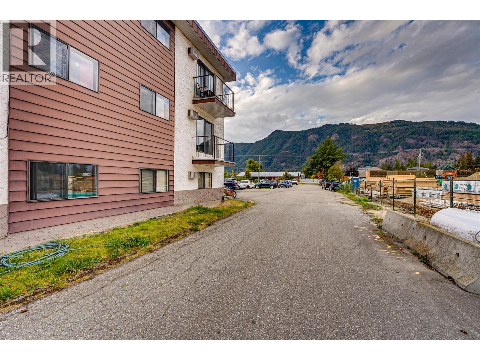 












409 Main Street Unit# 206

,
Sicamous,




British Columbia
V0E2V0

