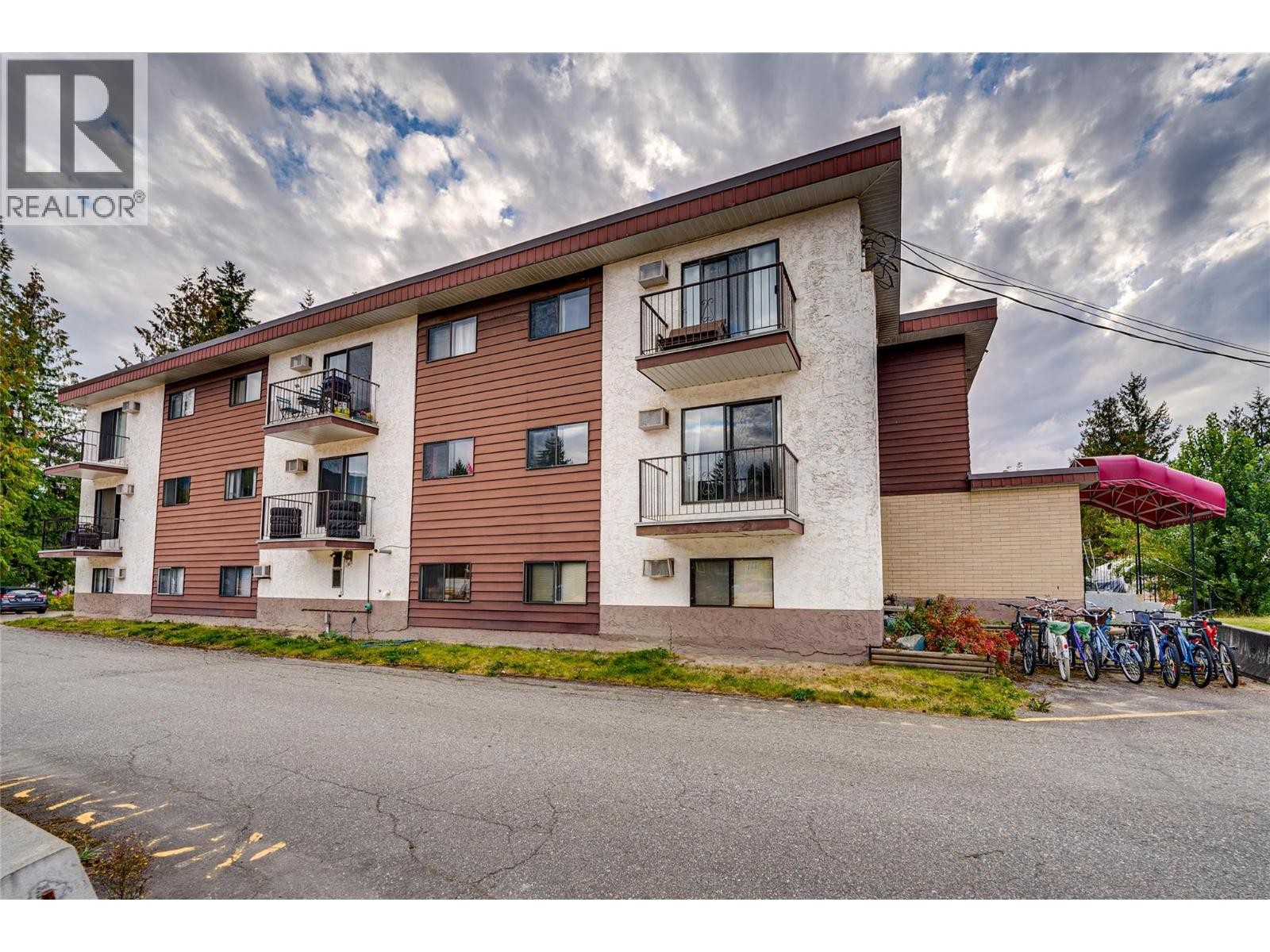 












409 Main Street Unit# 206

,
Sicamous,




British Columbia
V0E2V0

