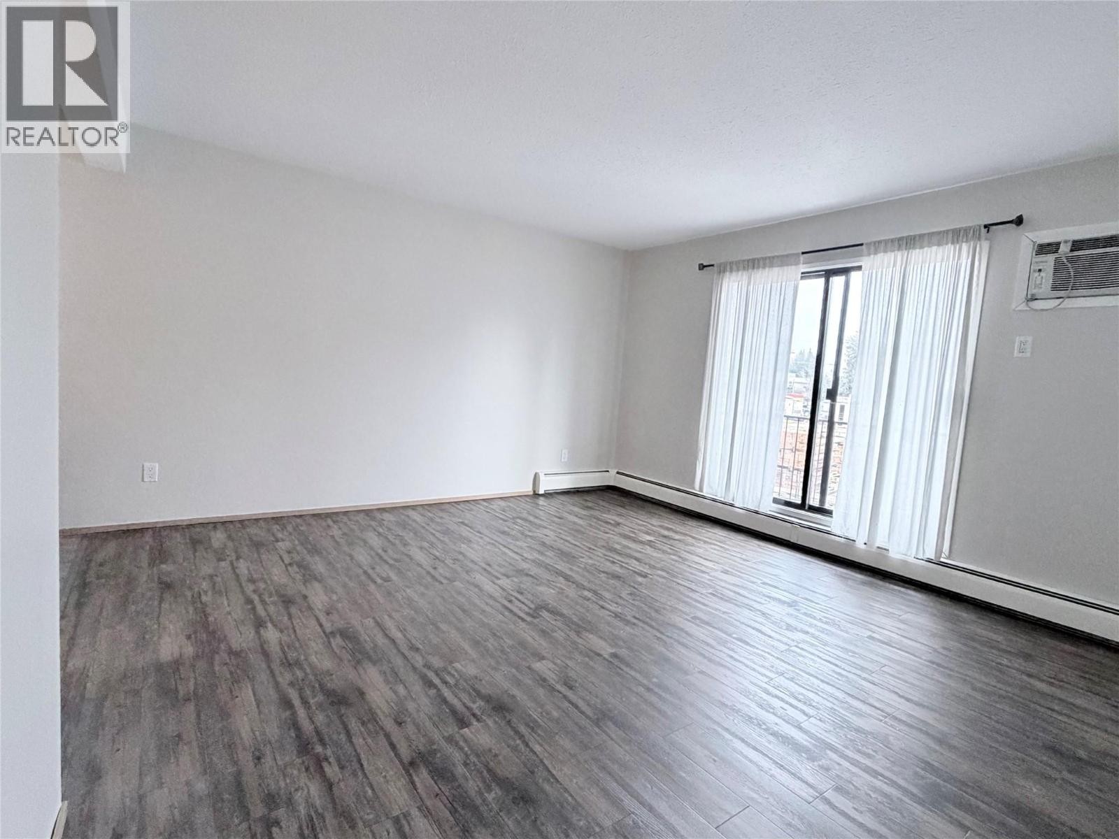 












409 Main Street Unit# 206

,
Sicamous,




British Columbia
V0E2V0

