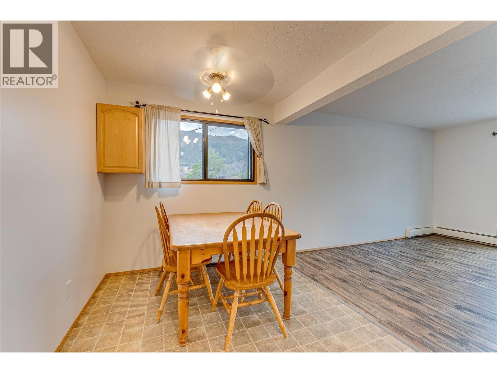 












409 Main Street Unit# 206

,
Sicamous,




British Columbia
V0E2V0

